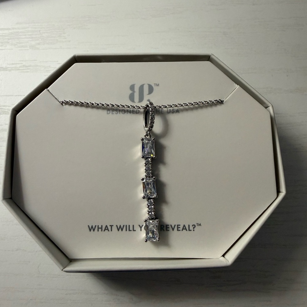 BP Silver Necklace with Cubic Zirconia Details - Picture 2 of 3